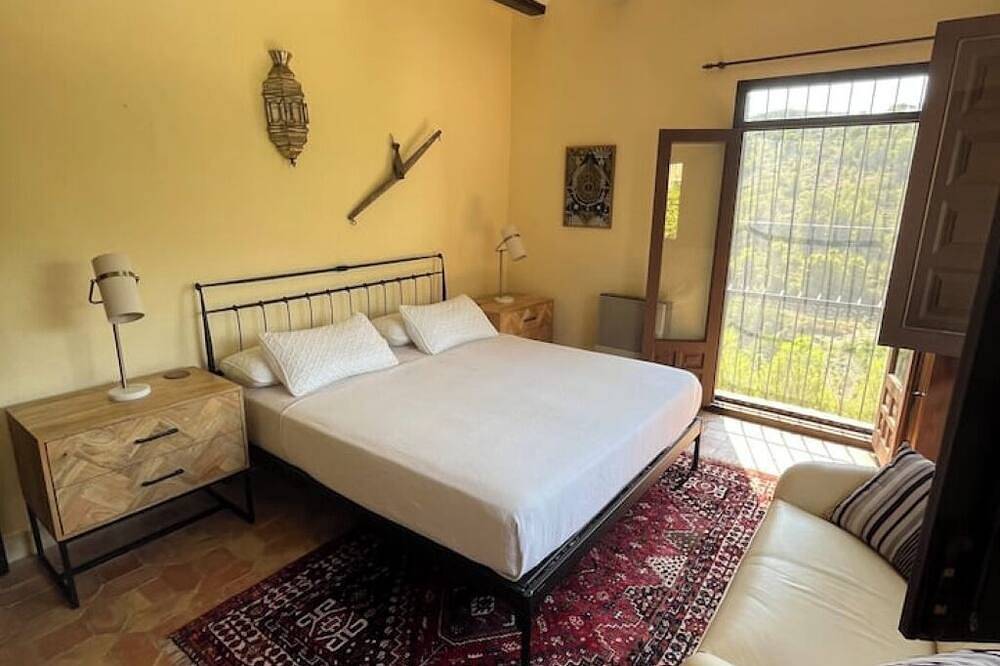 Casa Capelletes - Mediterranean Villa with Pool and Mountain Views in Bolulla, Costa Blanca