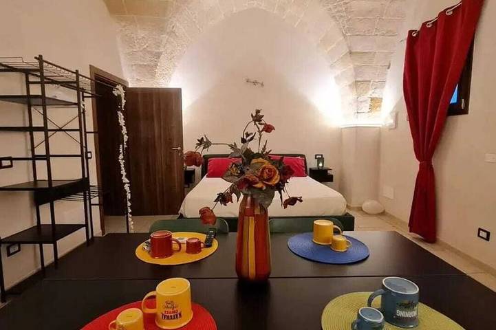 Camera Il Vico – Charming Historic Room with Kitchenette, Sleeps 4 in Pulsano, Golfe de Tarente