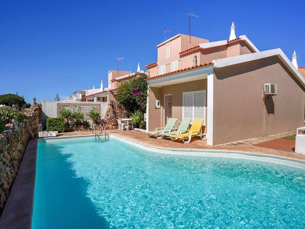 Casa en Vilamoura con piscina cerca playa in Quarteira, Distrito de Faro