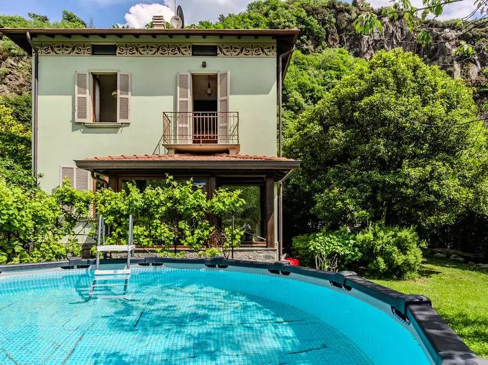 Ferienhaus für 8 Personen, mit Balkon und Pool