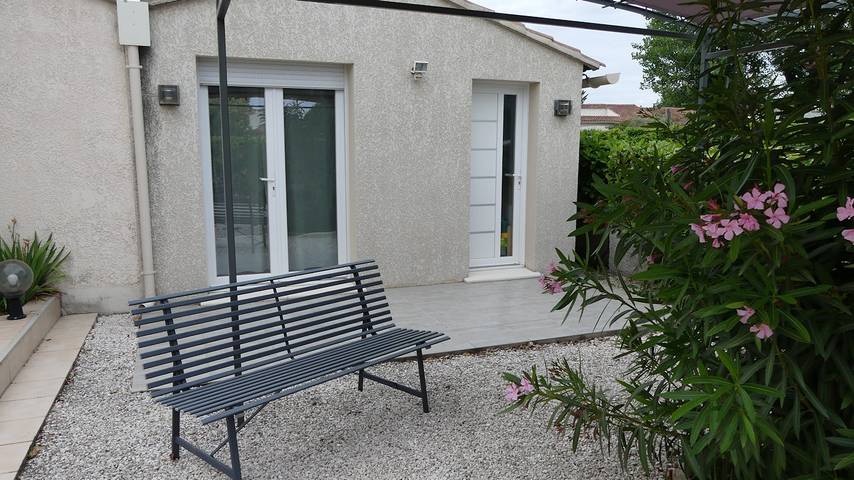 Cottage pour 2 personnes, avec piscine et jardin à Morières-lès-Avignon