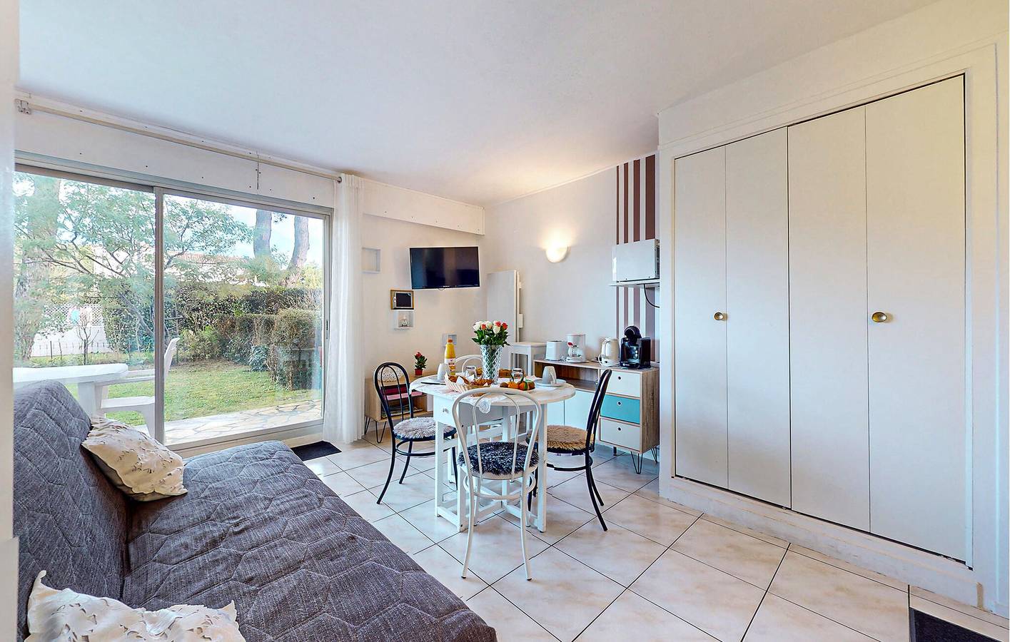 Apartamento vacacional entero, Apartamento junto a la playa con aparcamiento, jardín y microondas - 800m de La Grande Conche in Saint-Georges-de-Didonne, Region de Rochefort