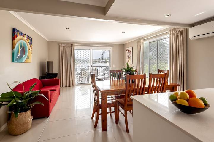 Holiday rental for 4 people, with pool and balcony in Mooloolaba
