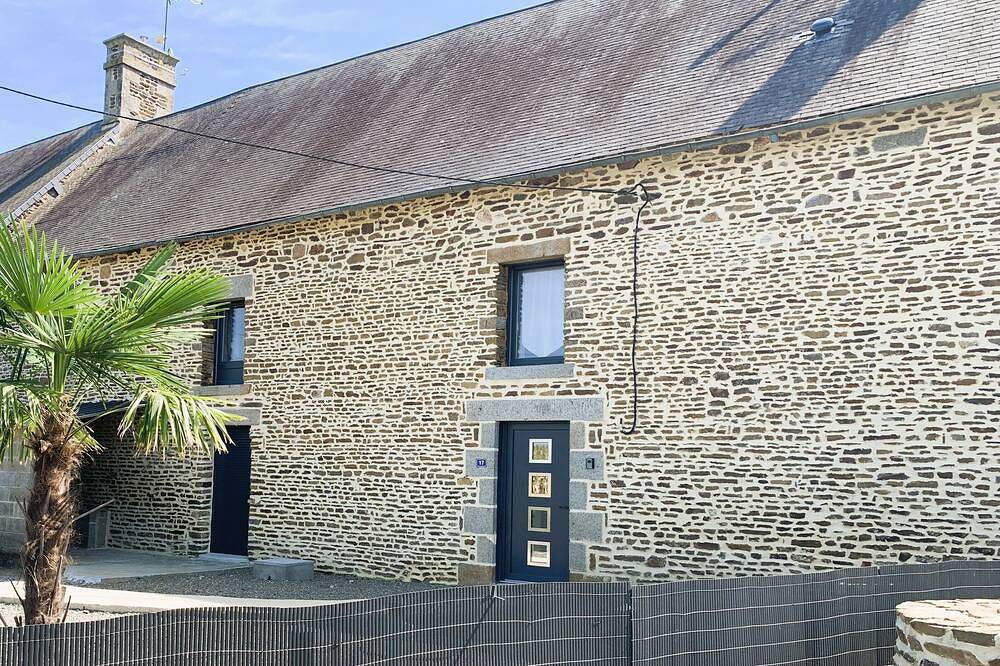 Le Gîte du Plessis Montanel - 12 personnes à 25 mn du Mont Saint-Michel in Montanel, Région d'Avranches