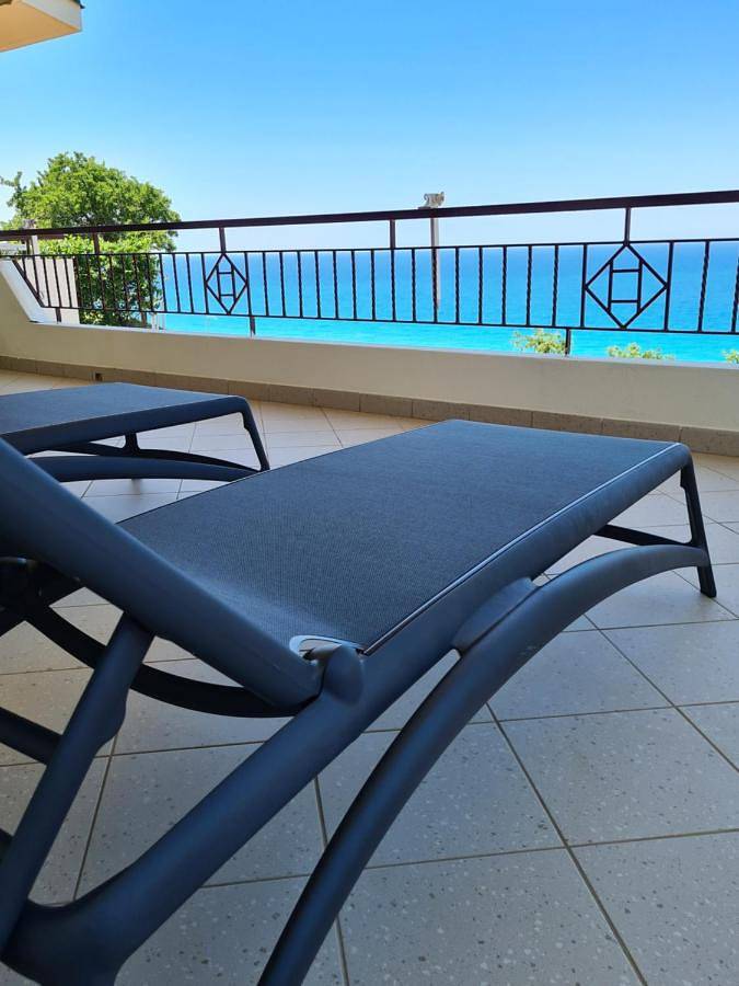 Ferienwohnung für 3 Personen, mit Balkon und Terrasse sowie Garten und Ausblick in Faro Capo Vaticano - 2