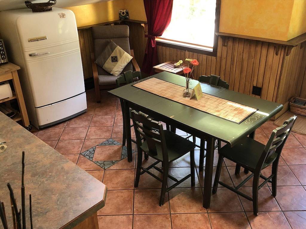 Ganze Wohnung, Mistiso Place Ferienwohnungen -Kokanee Suite in Nelson, Whitewater Ski Resort