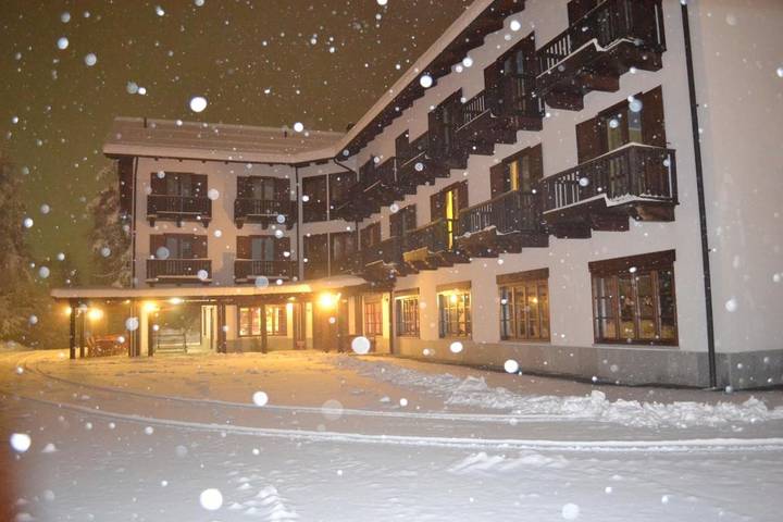 Hôtel pour 3 personnes, avec balcon et jardin