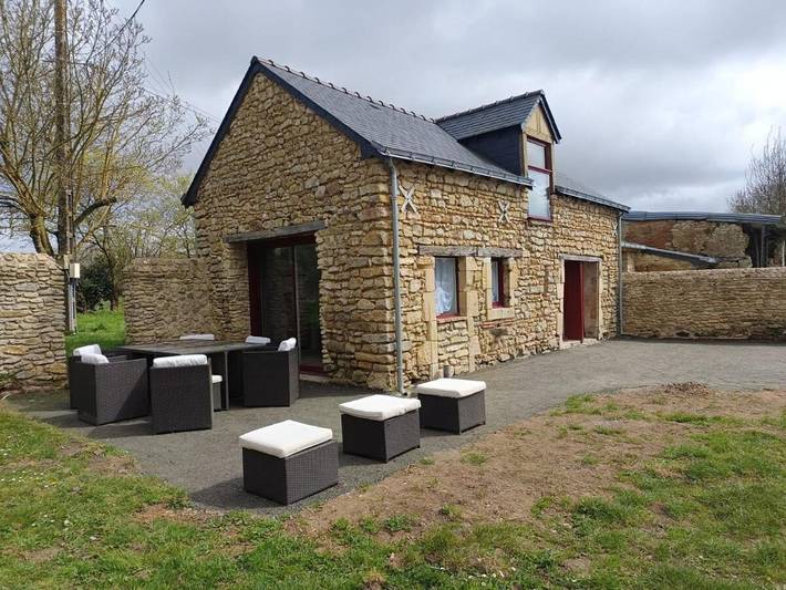 Location de vacances pour 6 personnes, avec terrasse et jardin à Durtal - 2