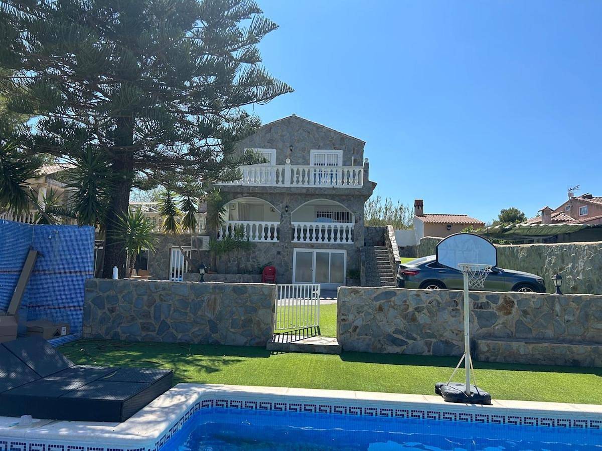 Four-Bedroom House in Turís, Province de Valence