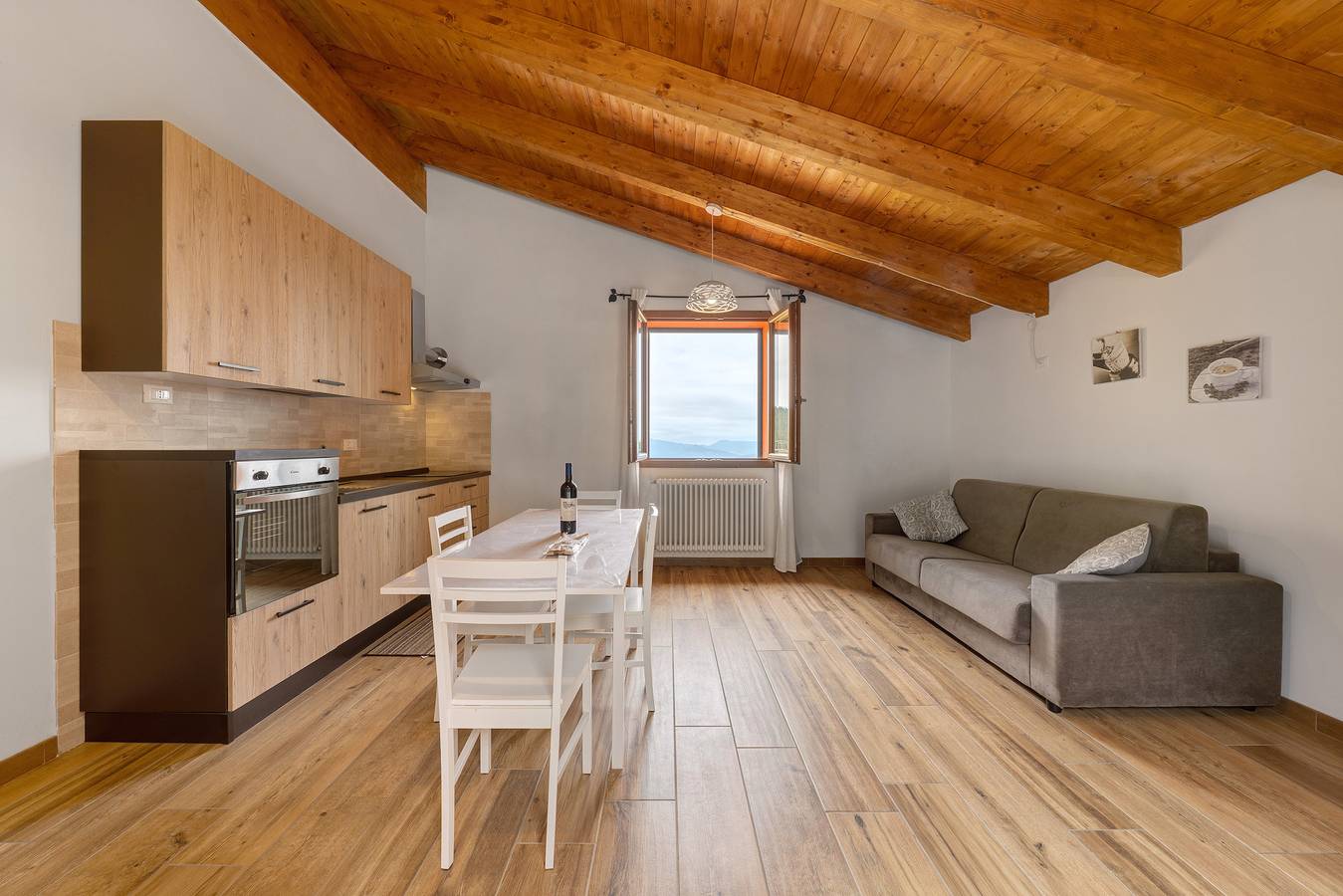 Ganze Wohnung, Ferienwohnung 'Camera 1' mit Bergblick, privater Terrasse und Wi-Fi in Zignago, La Spezia Provinz