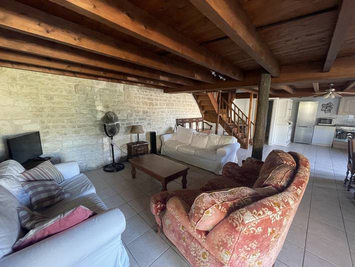Location de vacances pour 7 personnes, avec terrasse et jardin à Dœuil-sur-le-Mignon - 4