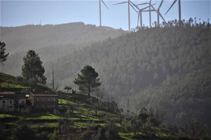 Maison de campagne pour 2 personnes, avec vue et jardin dans Góis - 2