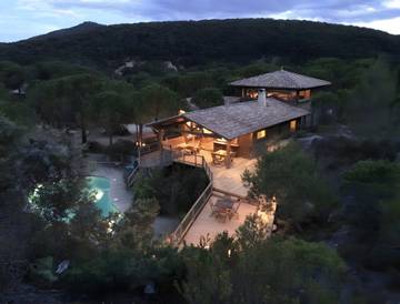 Location de vacances pour 10 personnes, avec jardin et balcon, animaux acceptés à Mourèze