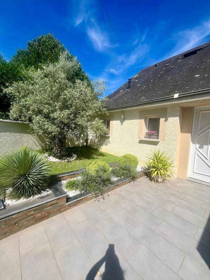 Location de vacances pour 8 personnes, avec jardin ainsi que vue et piscine à Boô-Silhen - 3