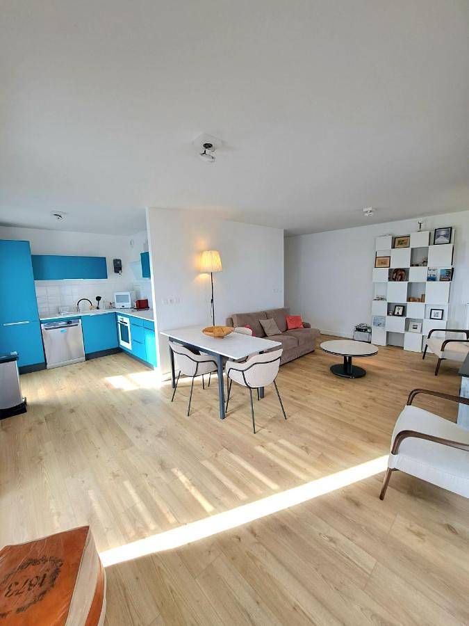 Appartement entier, Côté Parc, appart design avec terrasse in Sainte-Foy-lès-Lyon, Lyon et ses environs