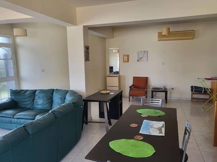 Gîte pour 5 personnes, avec jardin dans Oróklini - 4