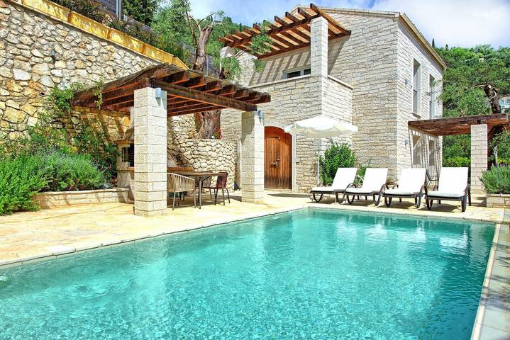 Villa for 4 people, with Pool in Kalami