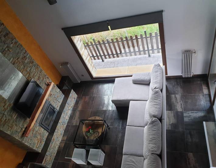 Chalet para 26 personas, con Jacuzzi además de Jardín y Piscina para niños en Soria - 4