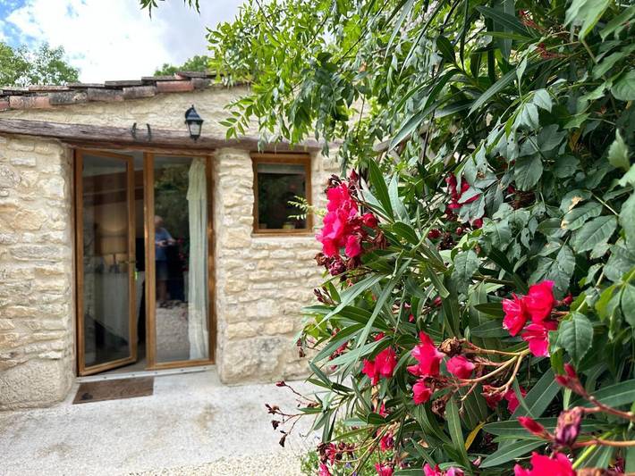 Gîte pour 4 personnes, avec jardin ainsi que jacuzzi et piscine, adapté aux familles dans Chives - 4