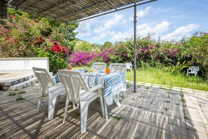 Glamping per 6 persone, con giardino in Sud della Sardegna