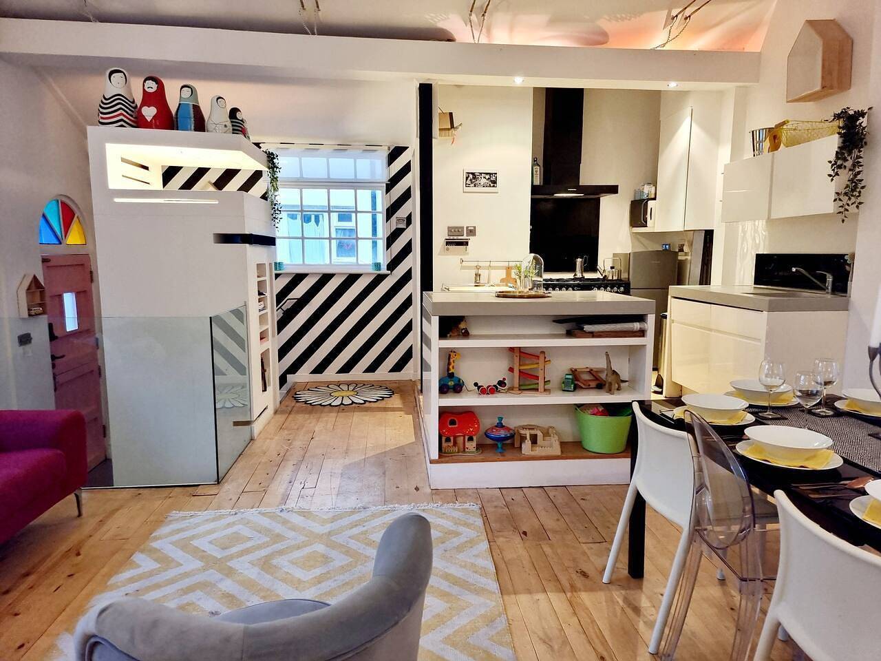 Family Cottage 2 mins from Hove seafront in Hove, Brighton