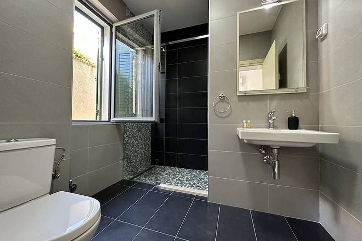 Ganze Wohnung, Lavender Bay Resort, 4 Personen 75 m2 Wohnung G8, Morinj, Montenegro in Donji Morinj, Boka Kotorska