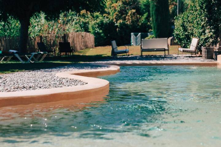 Hôtel pour 3 personnes, avec jardin et piscine, animaux acceptés