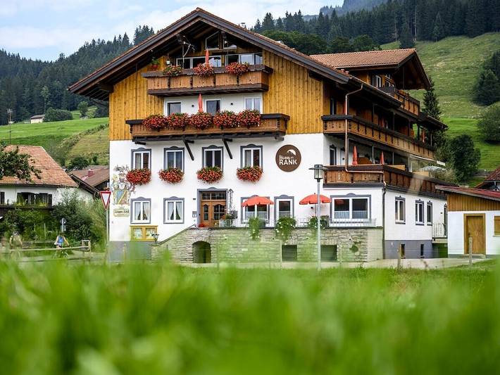 Ferienhaus für 4 Personen, mit Garten und Whirlpool sowie Terrasse und Sauna in Oberstdorf