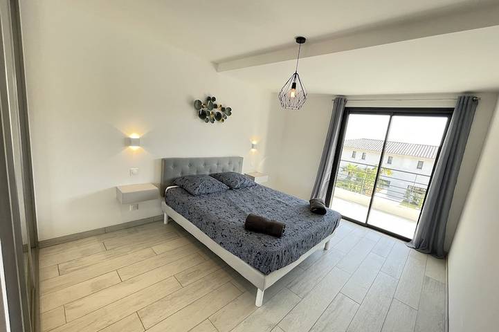 Villa pour 8 personnes, avec balcon ainsi que piscine et jardin à Sanary-sur-Mer - 4