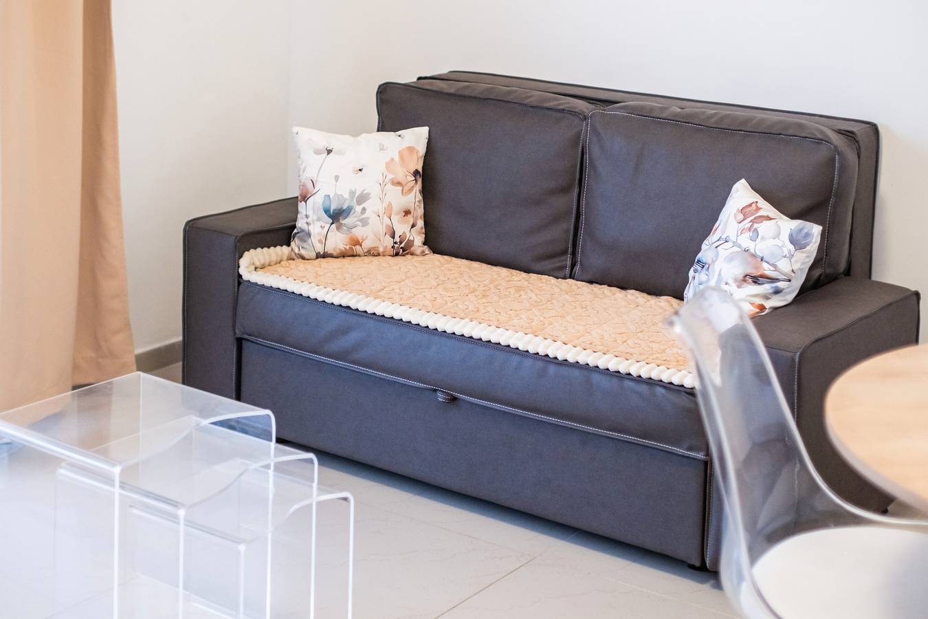 Entire apartment, Azur stay beach 8 min tram airport 5m in Nice (France), Nice region