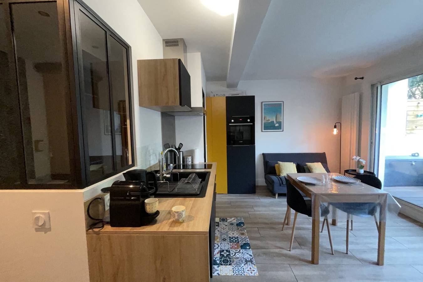 Appartement entier, Appartement avec jardin chaleureux et raffiné in La Rochelle, Région de La Rochelle