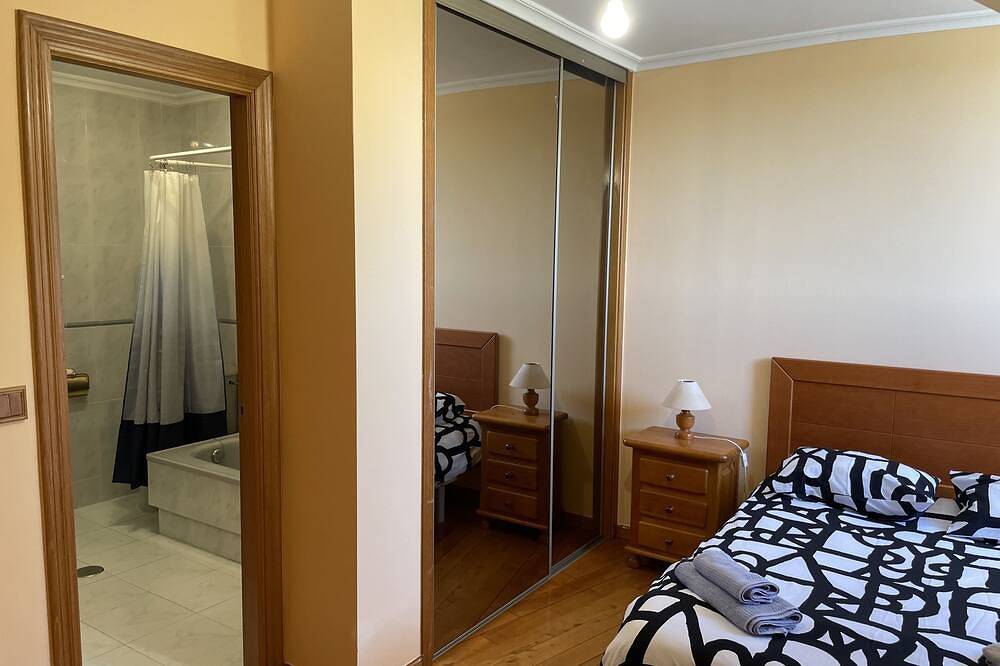 Entire apartment, Ermita San Vicente de la Barquera in San Vicente de la Barquera, Oyambre Natural Park