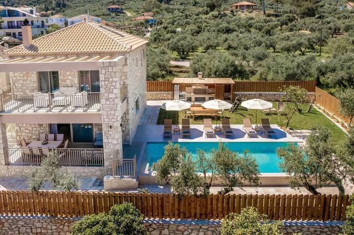 Agriturismo per 9 persone, con idromassaggio e balcone nonché giardino a Zante