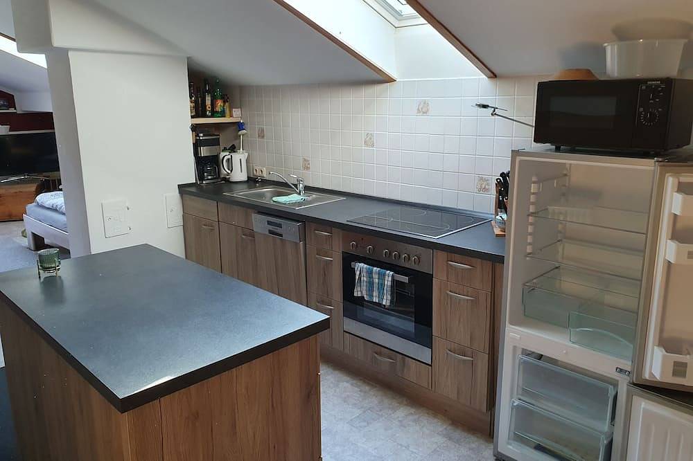 Ganze Wohnung, Helle Dachgeschosswohnung mit wunderschönem Blick auf die Berge in Wendelstein, Brannenburg