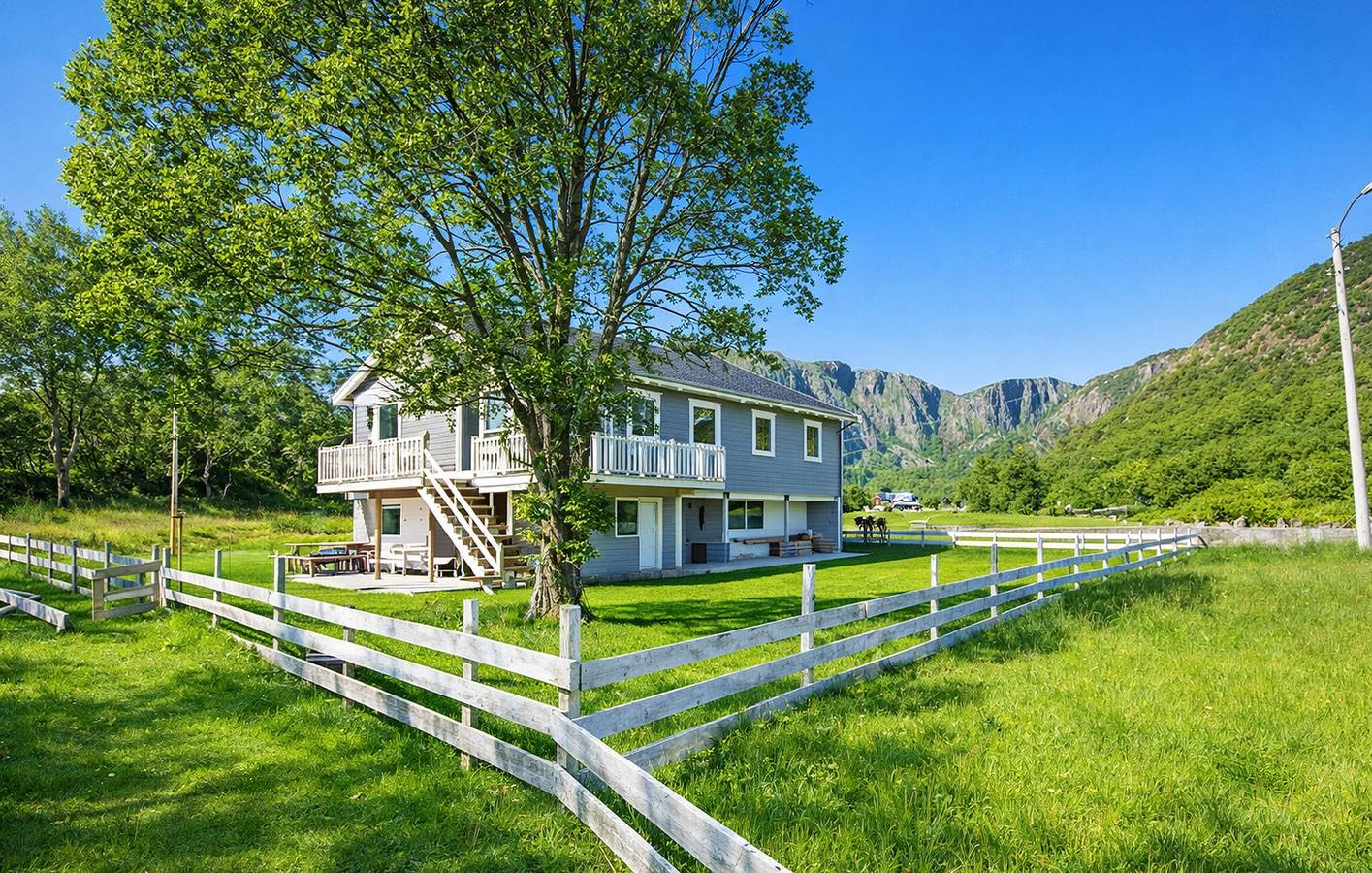 Ferienhaus für 9 Personen mit Terrasse in Lurøy
