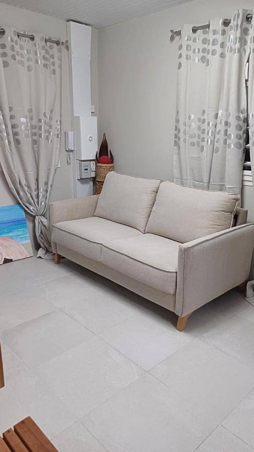 Location de vacances pour 4 personnes, avec terrasse et jacuzzi ainsi que jardin et piscine à Basse-Pointe - 4