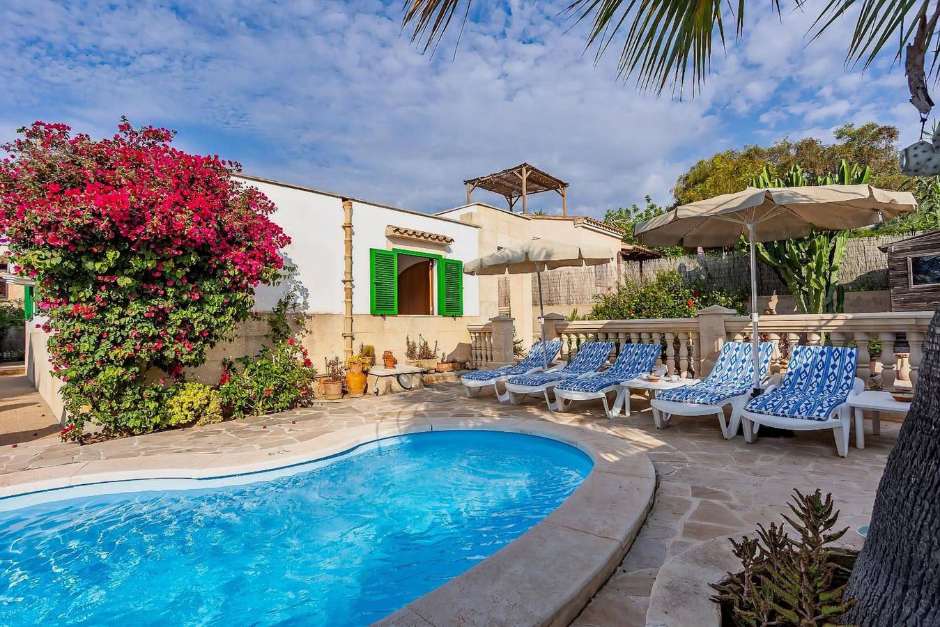Entire apartment, Holiday apartment for 6 people in Cala Llombards, Santanyí