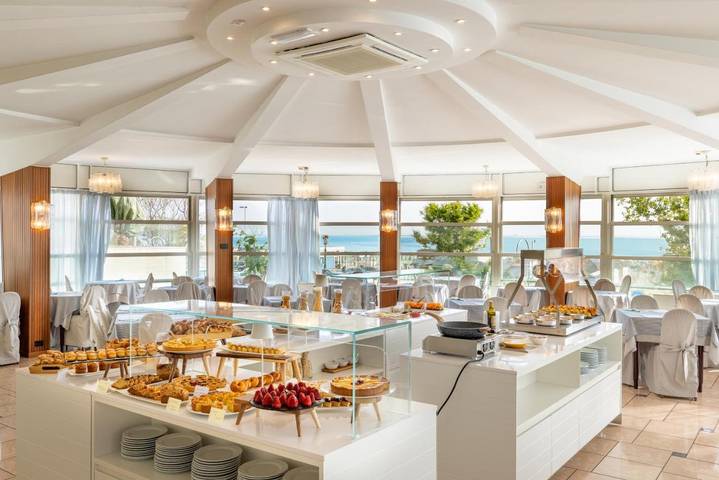 Hôtel pour 2 personnes, avec balcon à Riccione - 3