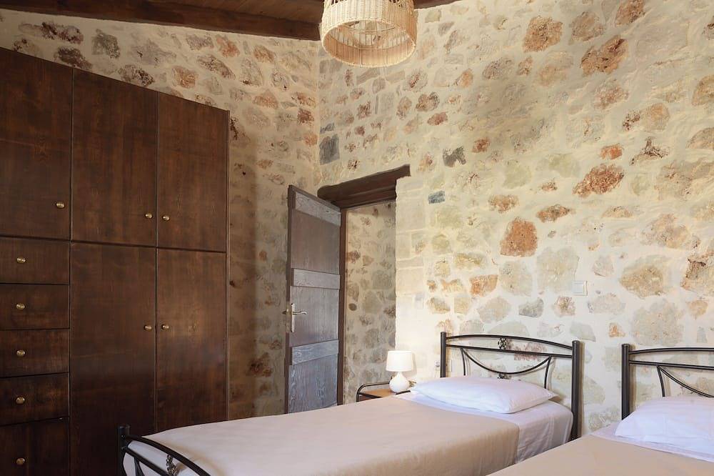 Villa Ioanna, ganz privat! Enormer Garten & 40 m2 Pool! Nah am Strand! in Panormos (Rethymno), Rethymno und Umgebung