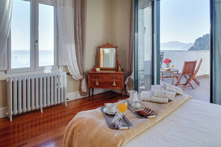 Herrliche Villa Mit Garten Am Strand, Kostenlosem WIFI, Bibliothek, Kamin. in Malkorbe hondartza (Getaria), Getaria