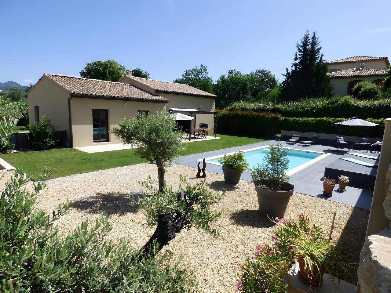 Maison de vacances avec piscine privée, Wi-Fi et climatisation à Saint-Romain-en-Viennois in Saint-Romain-en-Viennois, Parc naturel régional du Mont-Ventoux