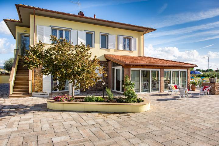 Villa für 12 Personen mit Garten in Cecina, Etruskische Küste