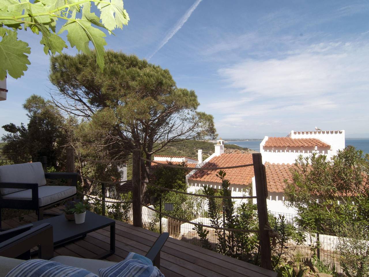 Hermosa Casa Moderna a 500m de la Playa con Aire y Wifi in Punta Montgo, La Escala