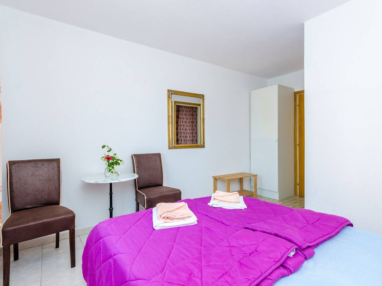 Entire apartment, Villa Bind - Basic Double Room with Patio and Garden View (R3) in Cavtat, Cavtat (Dalmatia)