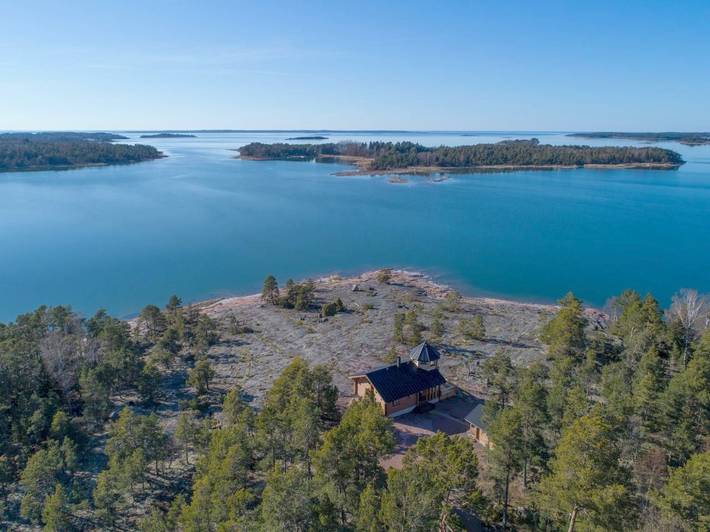 Villa för 6 Personer, med Terass samt Trädgård och Bastu och Sjöutsikt på Åland