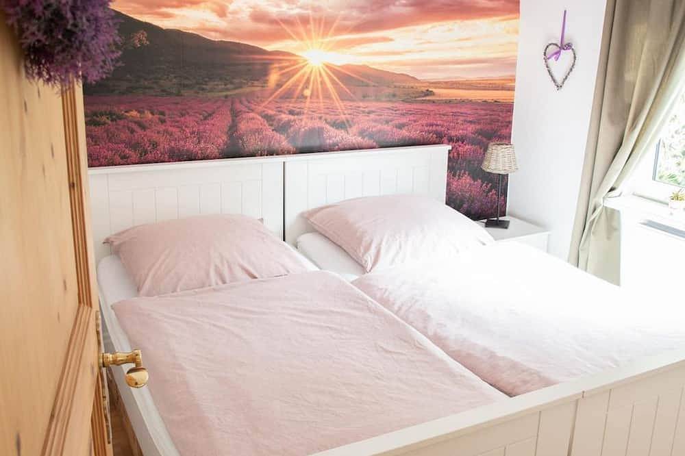 Ganze Wohnung, Ferienwohnung \"Löwenzahn\" - Ferienwohnung, Eg, 2 Schlafzimmer in Bäk, Naturpark Lauenburgische Seen