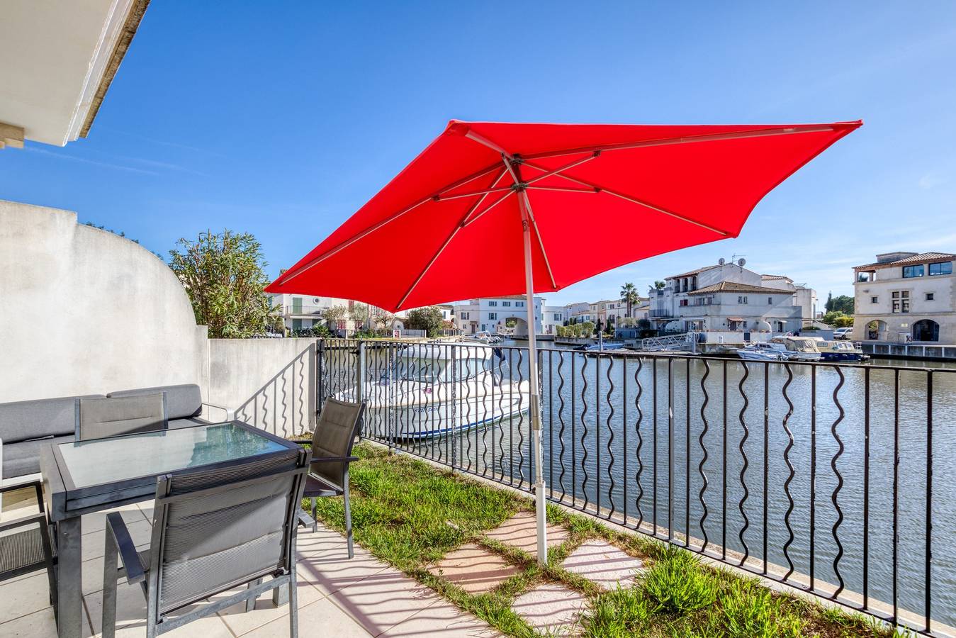 'Petite Maison Aigues Mortes' avec vue sur la mer, piscine partagée et Wi-Fi in Aigues-Mortes, Côte d'Améthyste