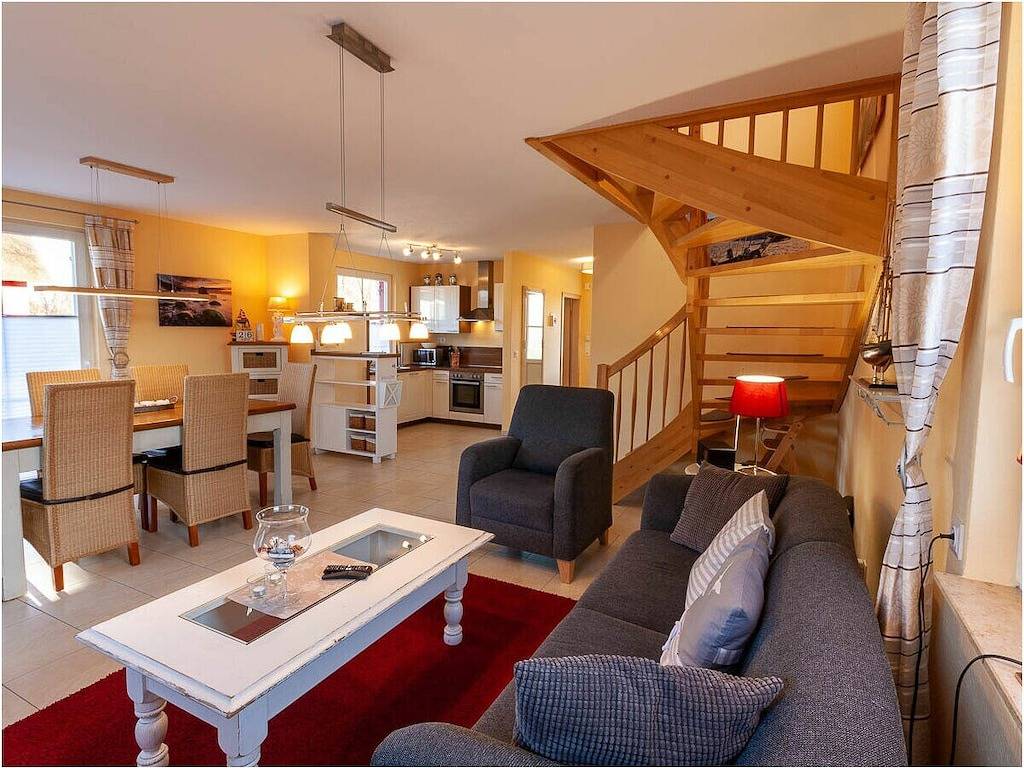 Ferienhaus in Glowe mit Schwimmbecken in Glowe, Rügen