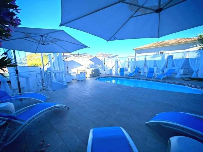 Maison d’hôte pour 2 personnes, avec Jacuzzi et Terrasse ainsi que Jardin et Piscine à Oletta
