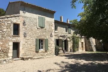 Gîte pour 10 personnes, avec piscine et jardin à Plan-d'Orgon